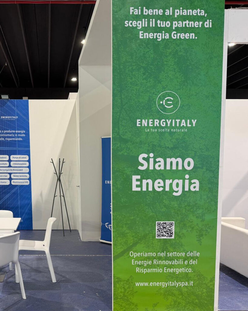 stand-heysun-Energy-Italy-verticale Allestimento fieristico stand Energy Italy HeySun