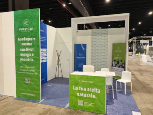 Desk con QR code per allestimento fieristico Energy Italy